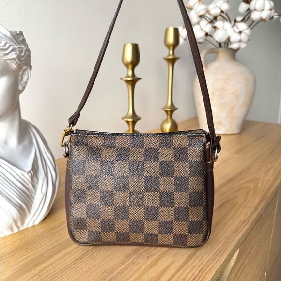 ✅AUTHENTIC✅LOUIS VUITTON Ebene Damier Truth Cosmetic Pouch - Picture 3 of 15